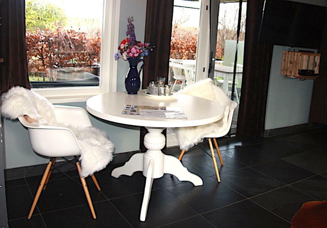 Garden House, Private Studio Apartment With Wifi And Free Parking For 1 Car Weesp Exteriér fotografie